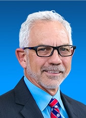 Chân dung của Glenn Smith