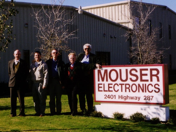1983 Ảnh về Mouser Electronics với 4 nhân viên